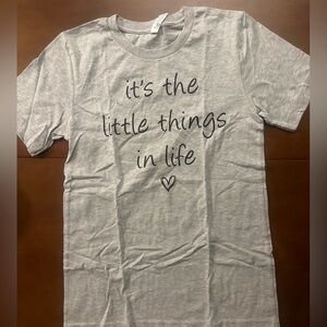 🌦️Come Clean Closet Sale🌦️ Little things tshirt